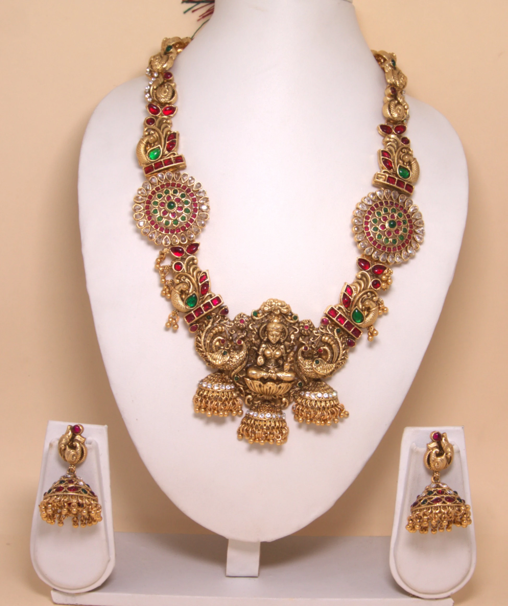 Goddess Lakshmi Pendant Temple Jewellery Necklace Set with Jhumka Earrings - Image 3