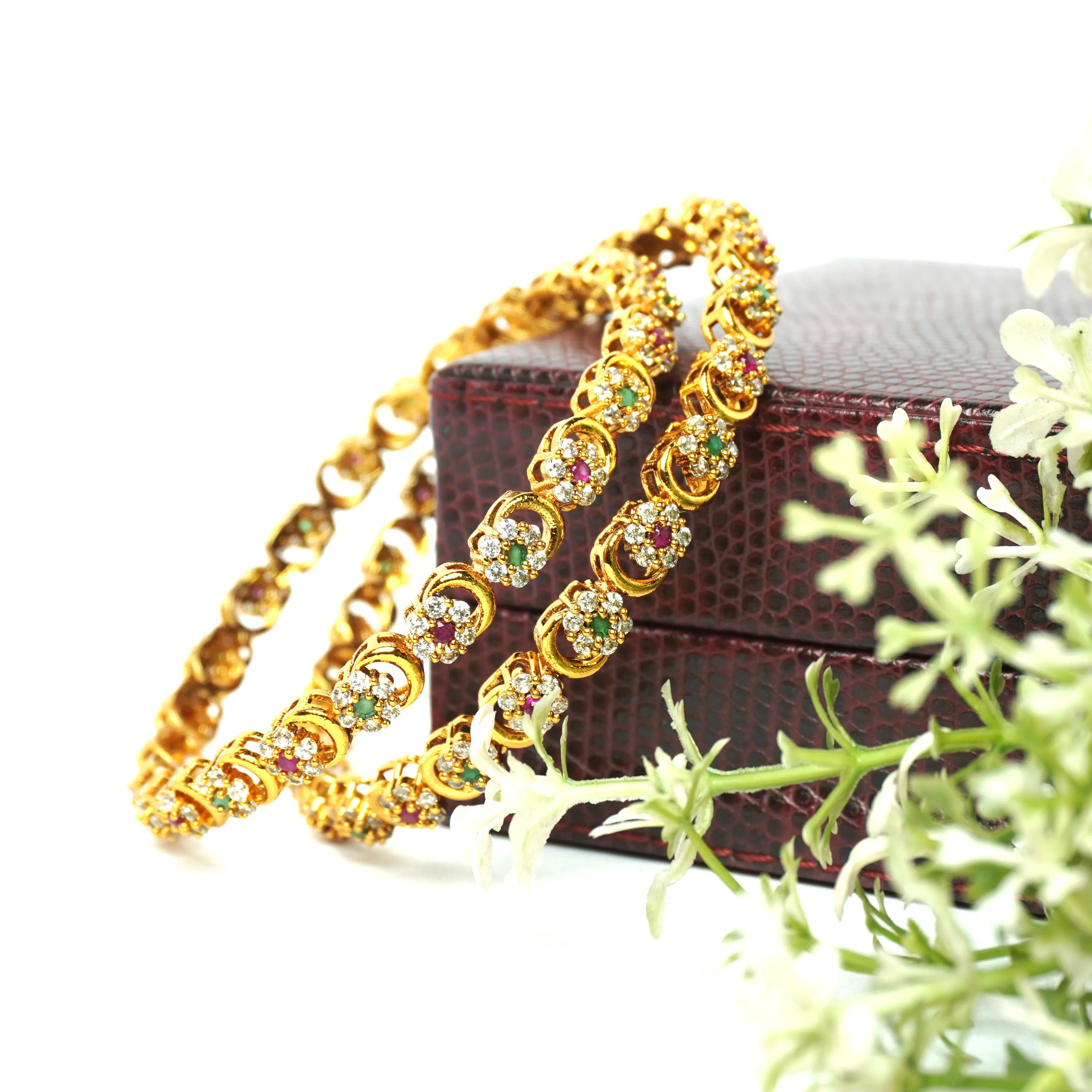 Antiuqe Multicolor Stones Floral Bangle