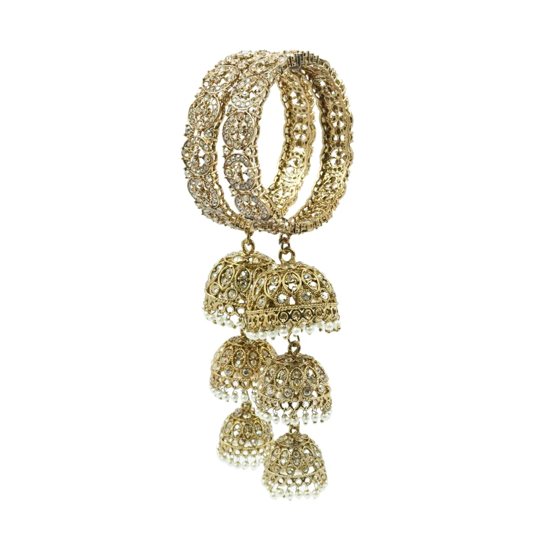 all-that-glitters-kundan-pearl-jhumka-bangle-bride